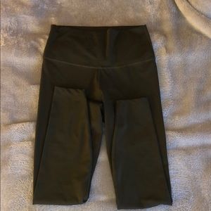 Nike. Olive Leggings.